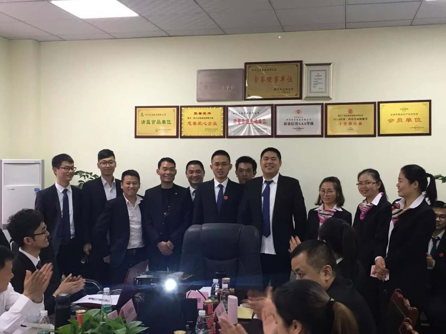 微信图片_201711031002016.jpg 微信图片_201711031002016.jpg